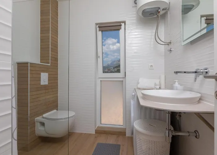 S&s Deluxe 招待所 马卡尔斯卡