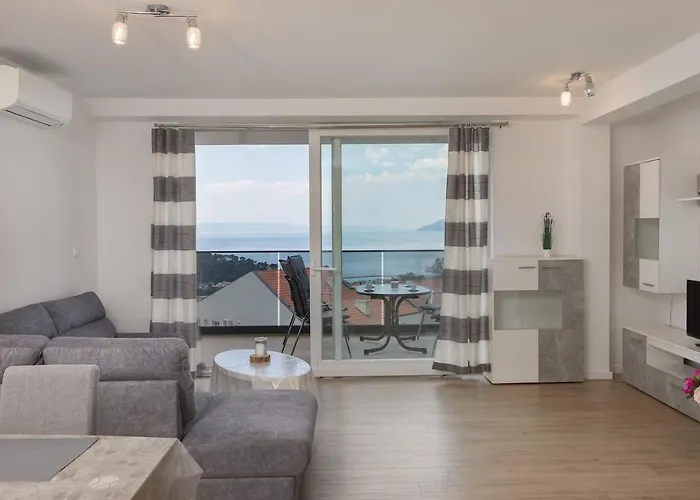 S&s Deluxe 3* Makarska