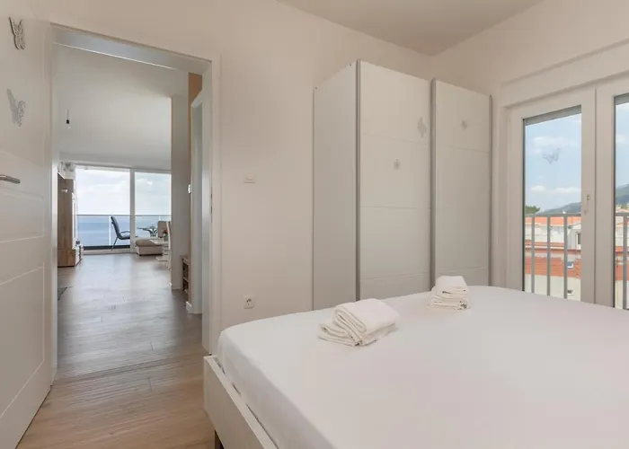 S&s Deluxe 3* Makarska