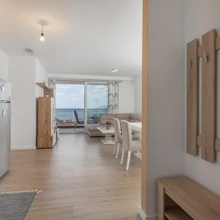 S&s Deluxe Πανσιόν Μακάρσκα